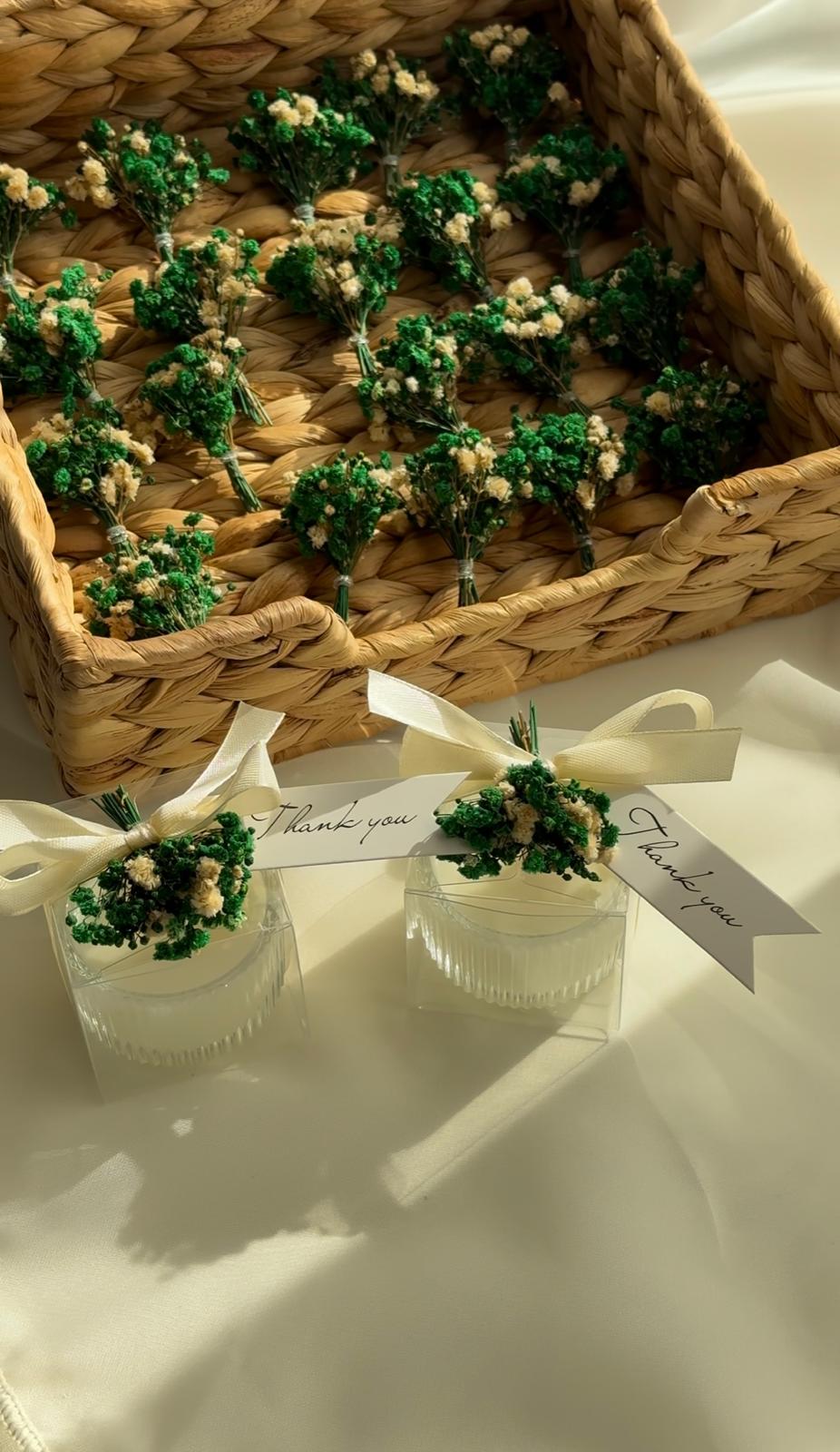 Recipient de sticlă și buchețel | Cutie personalizată | Lumânări parfumate | Mărturii - Meltino Candles