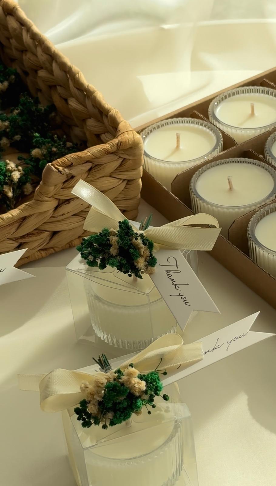 Recipient de sticlă și buchețel | Cutie personalizată | Lumânări parfumate | Mărturii - Meltino Candles